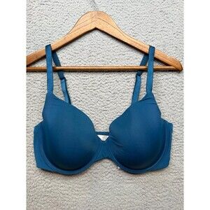 Victoria’s Secret T-Shirt lightly lined Demi 36DD